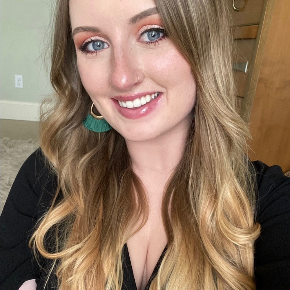 Meet your Posher, Casey